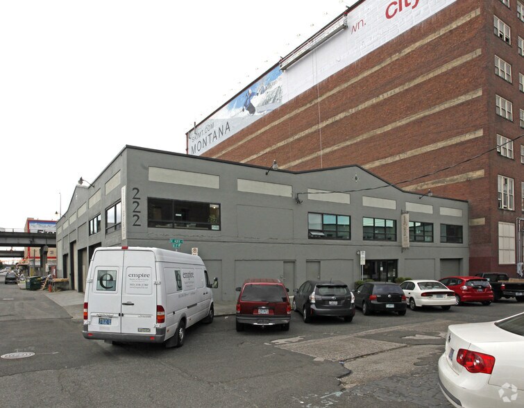 More Photos Of 222-238 SE Alder St, Portland Warehouse For Lease