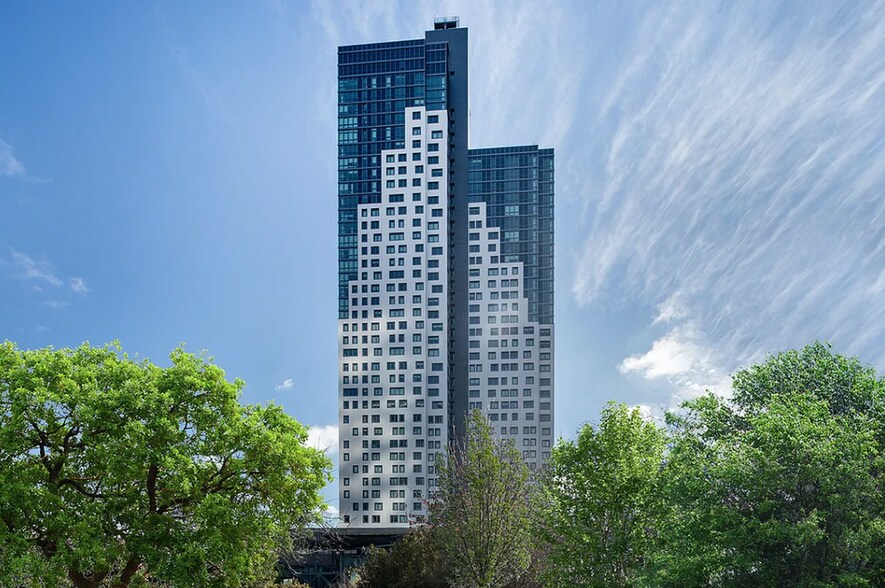 More Photos Of 29-22 Northern Blvd, Long Island City Multifamily For Sale