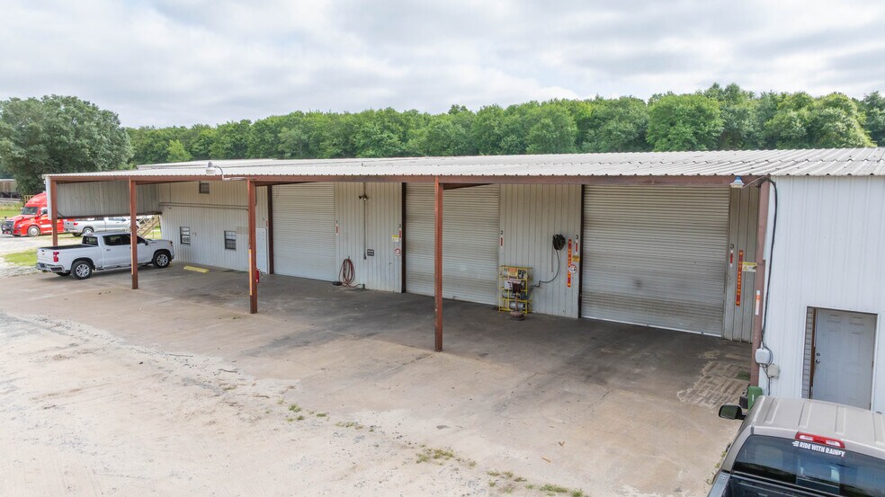 More Photos Of 565 Thomas St, Camilla Industrial For Sale