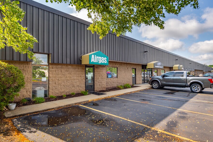 More Photos Of 472 Amherst St, Nashua Distribution For Lease