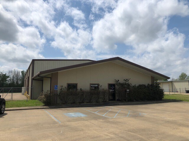 Primary Photo Of 3900 Industrial Cir, Bossier City Warehouse For Lease
