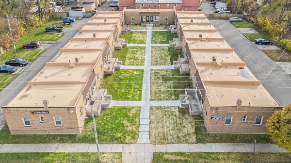 Primary Photo Of 51 Spokane Dr, Pontiac Apartments For Sale