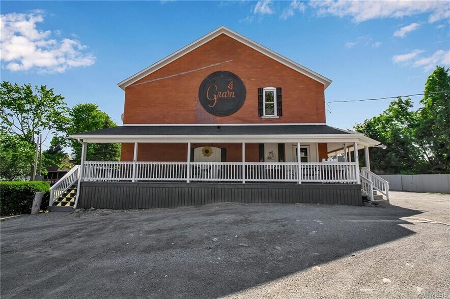 More Photos Of 1693 Quaker Rd, Barker Restaurant For Sale