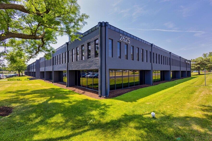 More Photos Of 2625 Butterfield Rd, Oak Brook Office For Lease