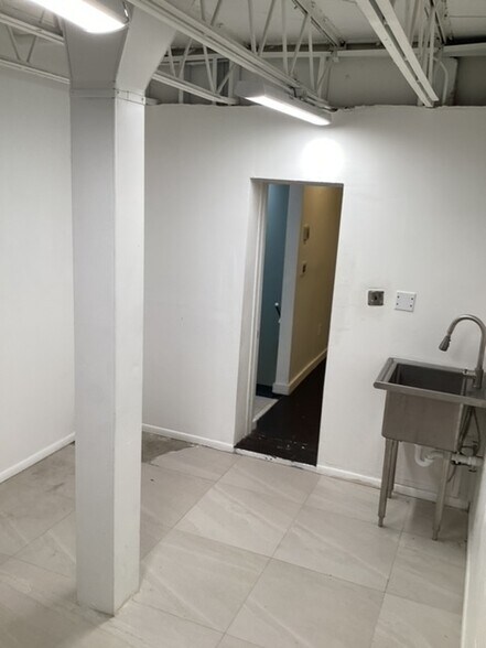 More Photos Of 1060 Kane Concourse, Bay Harbor Islands Storefront Retail Office For Lease