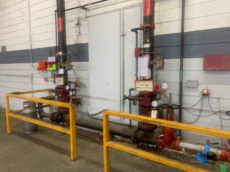 More Photos Of 11445 Stephens Rd, Warren Industrial For Sale