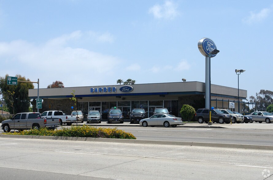 Primary Photo Of 3440 E Main St, Ventura Auto Dealership For Lease