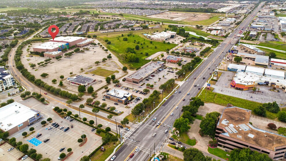 More Photos Of 15900 Yorktown Crossing Pky, Houston Movie Theatre For Lease