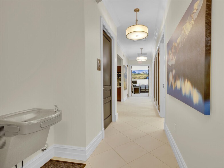 More Photos Of 2890 W State Road 84, Fort Lauderdale Office For Sale