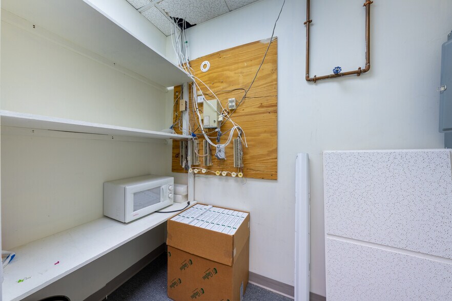 More Photos Of 2500 Gateway Centre Blvd, Morrisville Office For Lease