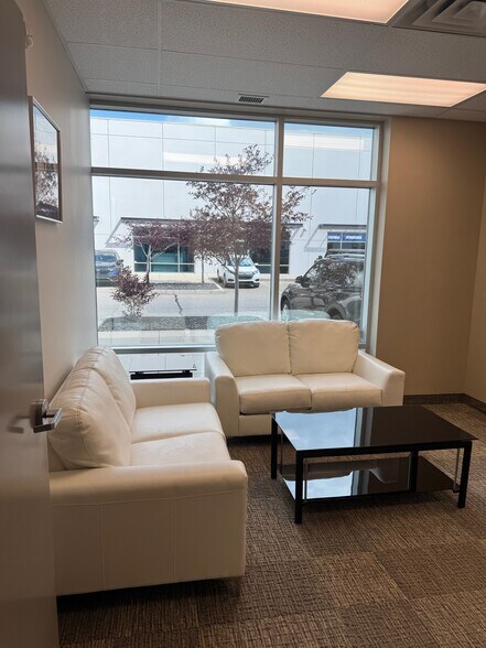 More Photos Of 118 East Lake Blvd NE, Airdrie Industrial For Sale