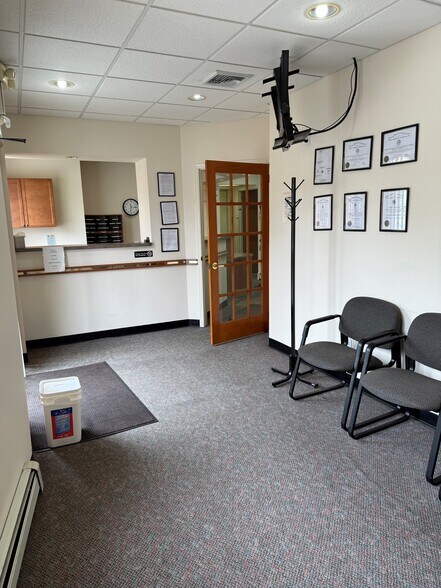 More Photos Of 37-39 E Jericho Tpke, Mineola Medical For Sale