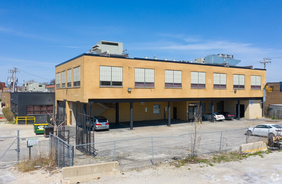 More Photos Of 3517 N Spaulding Ave, Chicago Restaurant For Lease