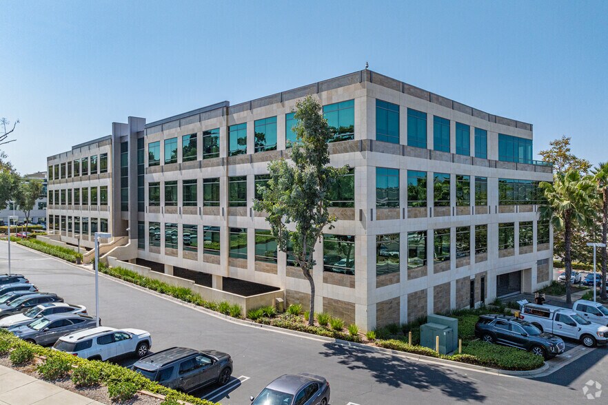 More Photos Of 500 La Terraza Blvd, Escondido Office For Lease