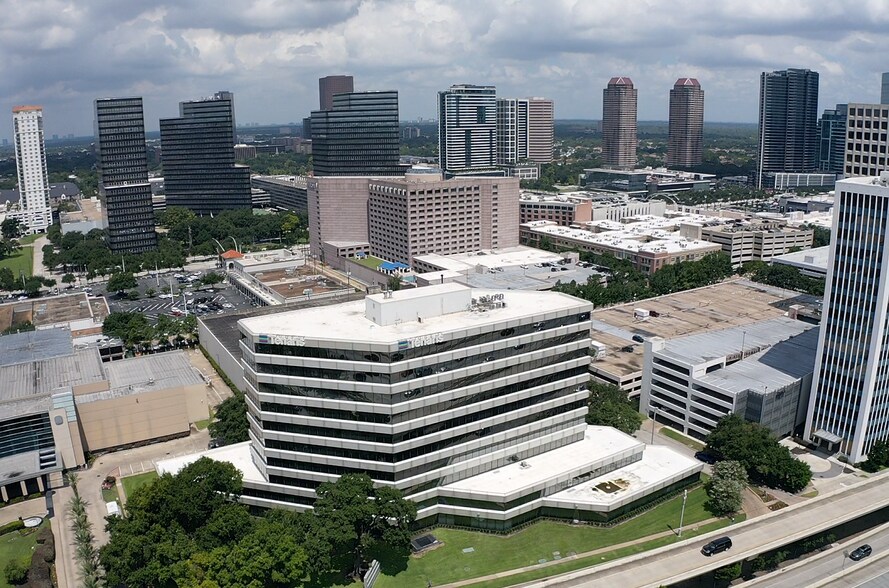 More Photos Of 2200 West Loop South, Houston Office For Lease
