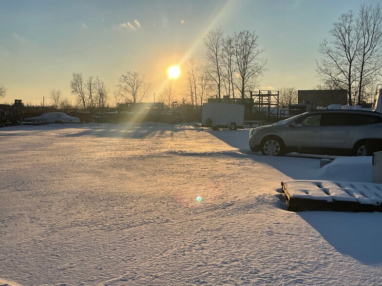 More Photos Of 20263 Hoover St, Detroit Warehouse For Sale