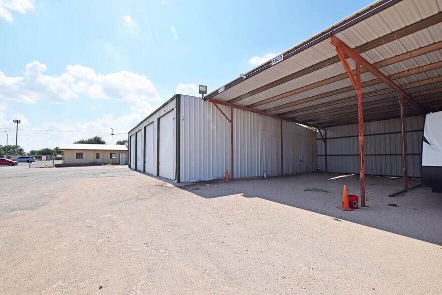 More Photos Of 4810 Andrews Hwy, Odessa Warehouse For Sale