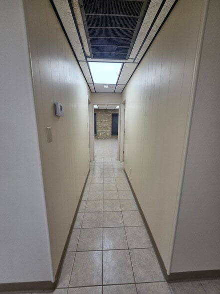 More Photos Of 3610-3616 Saturn Rd, Garland Office For Lease