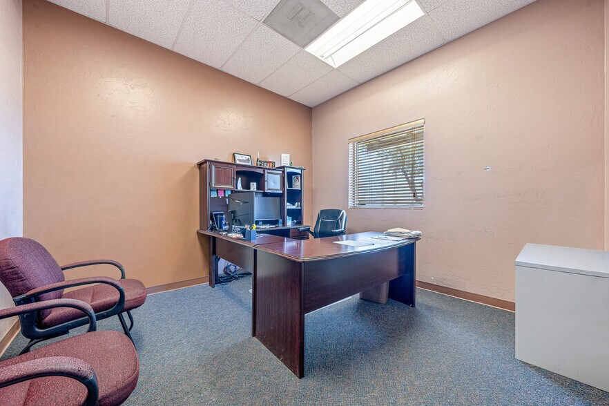 More Photos Of 4655 S Coach Dr, Tucson Warehouse For Sale