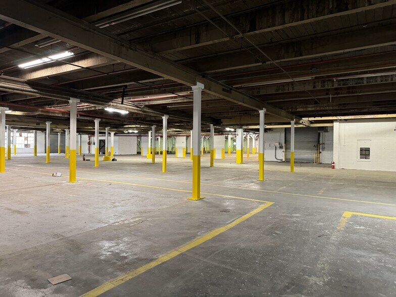 More Photos Of 480 Frelinghuysen Ave, Newark Manufacturing For Lease