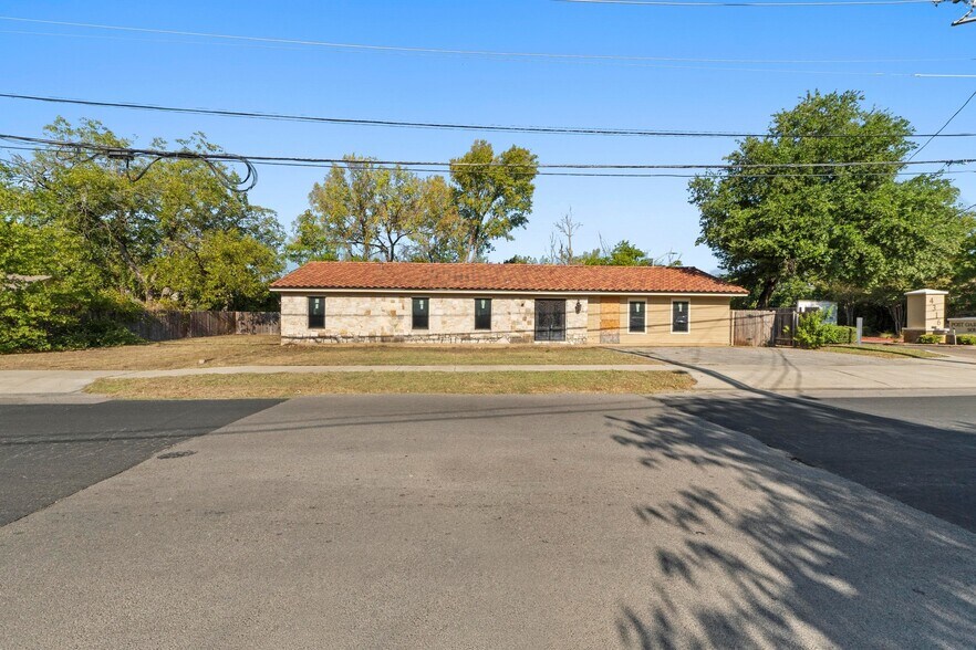 More Photos Of 4320 James Casey St, Austin Medical For Sale