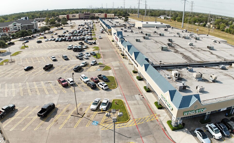 More Photos Of 11410-11430 East Fwy, Houston General Retail For Lease