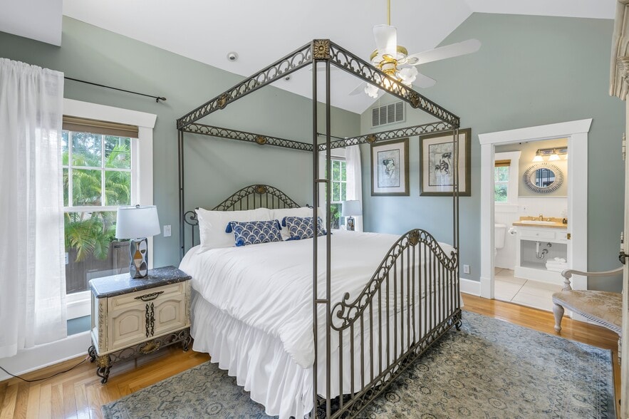 More Photos Of 635 Bay St NE, Saint Petersburg Hospitality For Sale