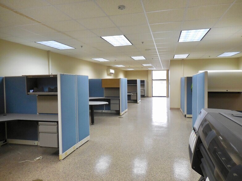 More Photos Of 400 Detroit Ave, Monroe Manufacturing For Lease