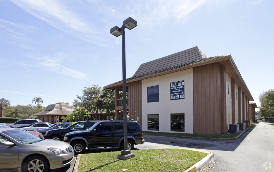 More Photos Of 7800 W Oakland Park Blvd, Sunrise Medical For Lease