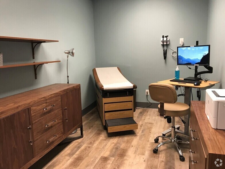More Photos Of 500 Adams Ave, Odessa Medical For Lease