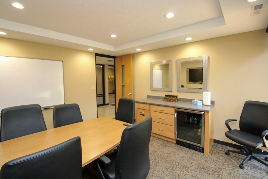 More Photos Of 100 E 3rd St, Galva Office For Sale