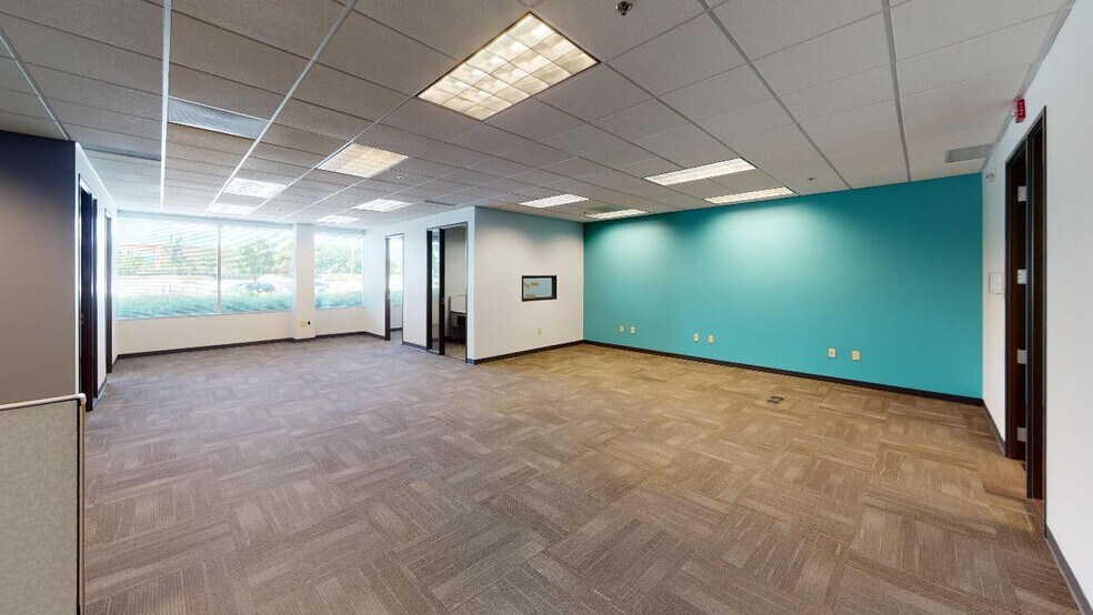 More Photos Of 630 W Carmel Dr, Carmel Office For Lease