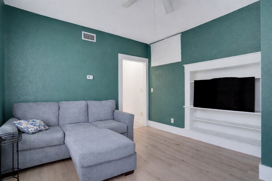 More Photos Of 316 W Columbus Dr, Tampa Apartments For Sale