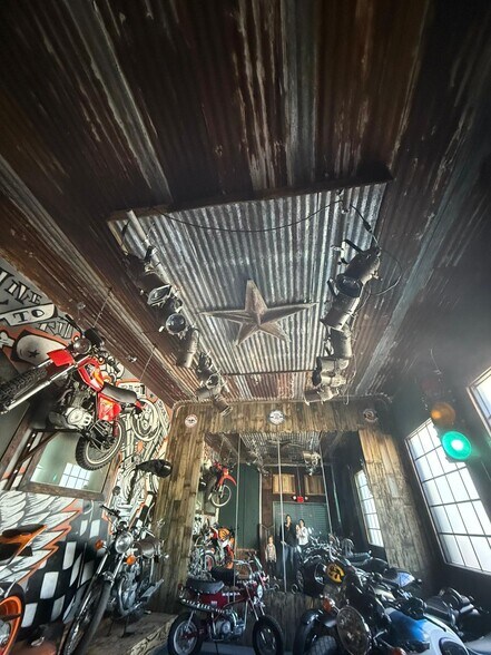 More Photos Of 310 NW 71st St, Miami Warehouse For Sale