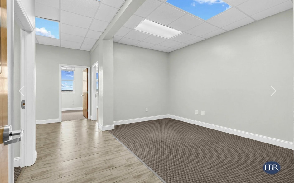 More Photos Of 6855 Tico Rd, Titusville Office For Lease