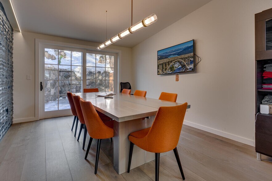 More Photos Of 10270 Donner Pass Rd, Truckee Office For Sale