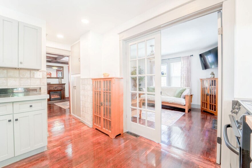 More Photos Of , Johnson City Specialty For Sale