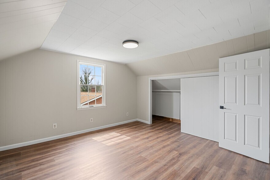 More Photos Of 720 Main st, Canton Bank For Lease
