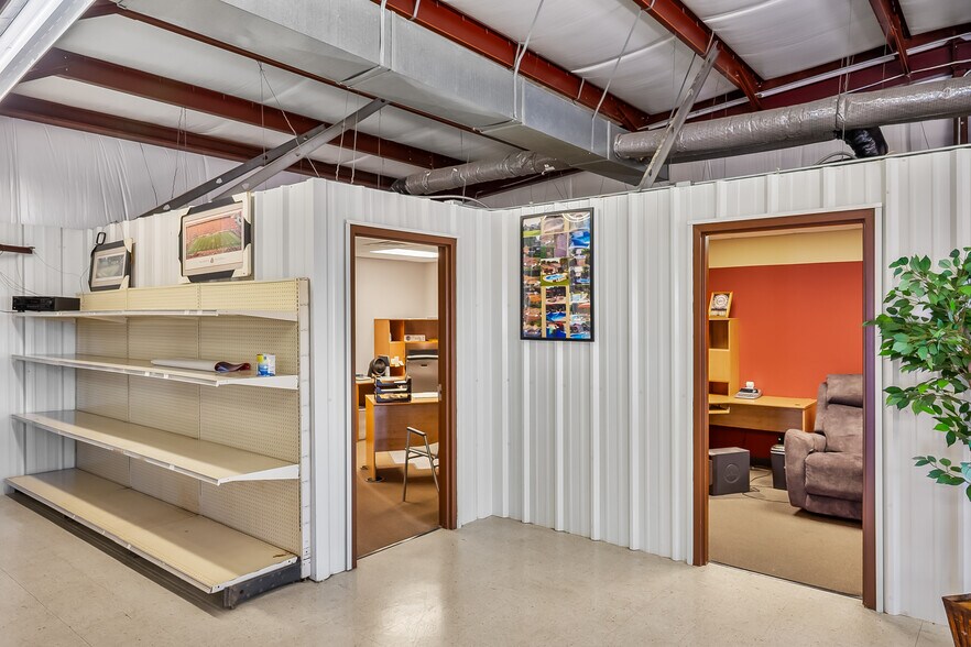 More Photos Of 1932 Bealer Dr, Marion General Retail For Sale