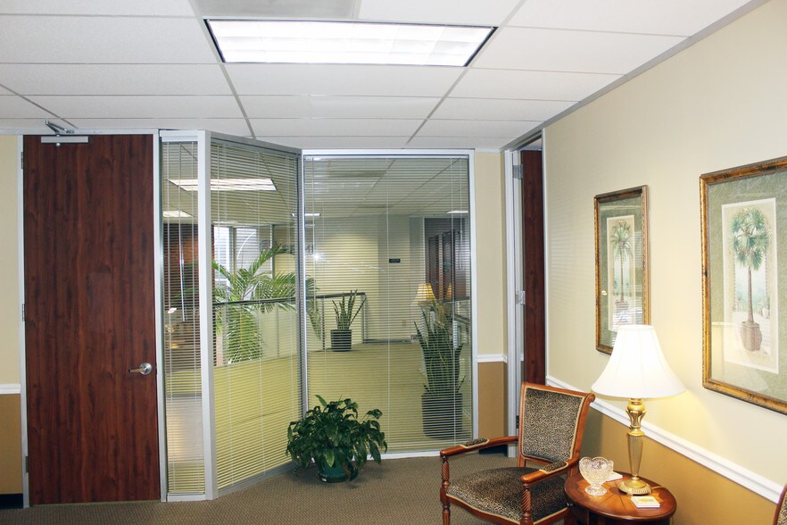 More Photos Of 115 Atrium Way, Columbia Medical For Lease