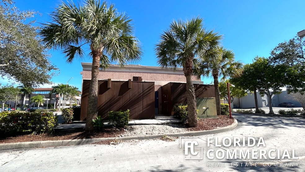 More Photos Of 726 SW Federal Hwy, Stuart Fast Food For Lease