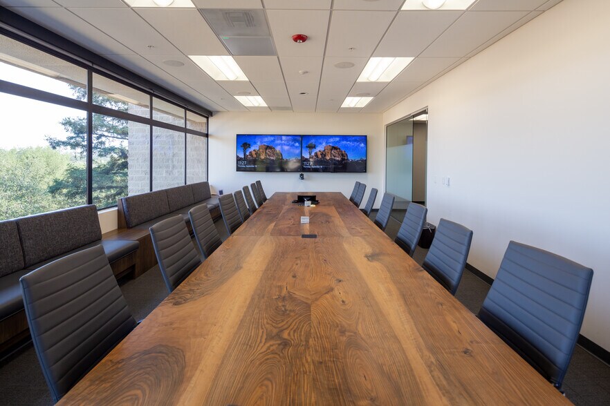 More Photos Of 7919 Folsom Blvd, Sacramento Office For Lease