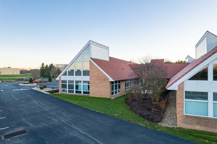 More Photos Of 502 Keystone Dr, Warrendale Office For Sale