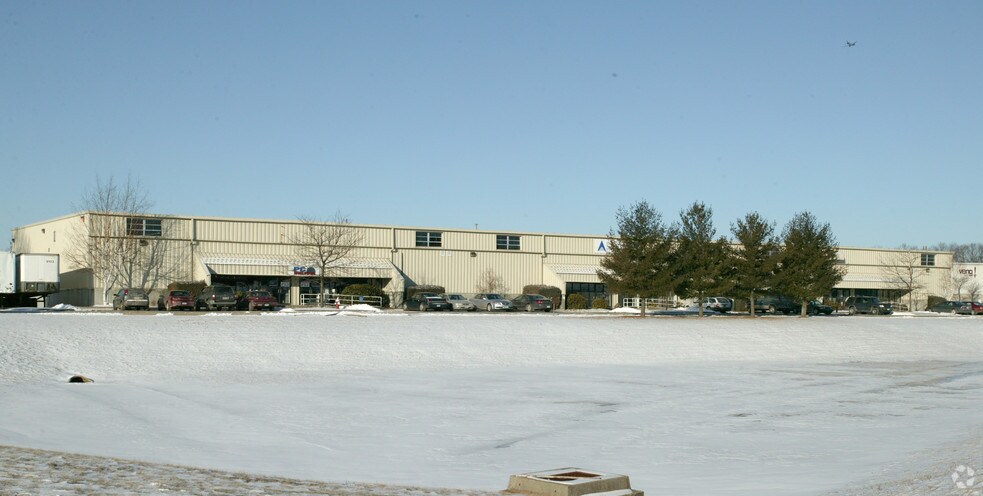 More Photos Of 20 Utopia Rd, Manchester Showroom For Lease