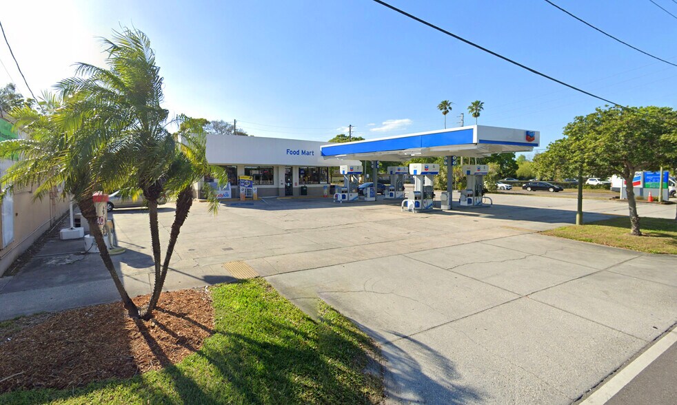 More Photos Of 751 Clearwater Largo Rd N, Largo Convenience Store For Sale