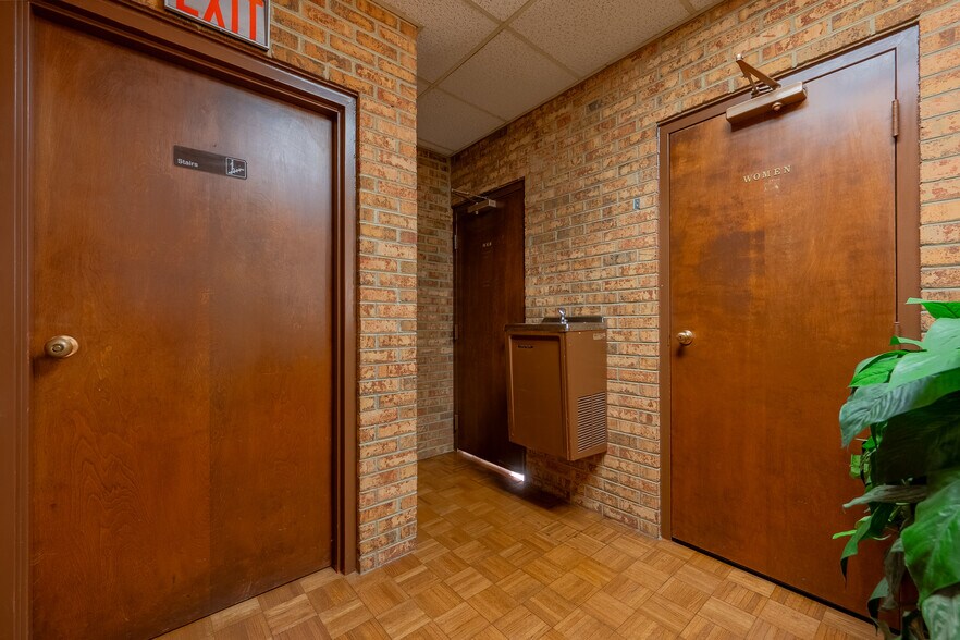 More Photos Of 65 E Main St, Pulaski Coworking Space