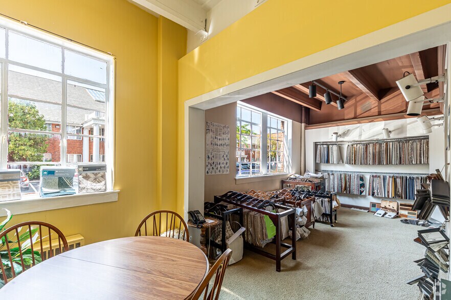 More Photos Of 830 Farmington Ave, West Hartford General Retail For Lease