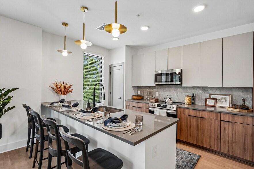 More Photos Of 3558 Elm St, Atlanta Apartments For Lease