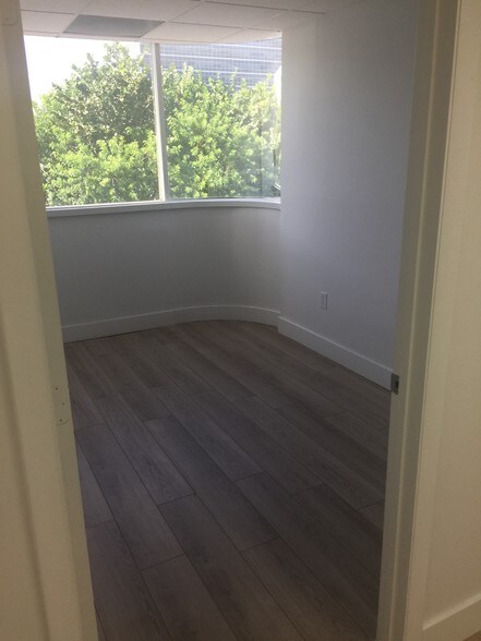 More Photos Of 8180 NW 36th St, Miami Office For Lease