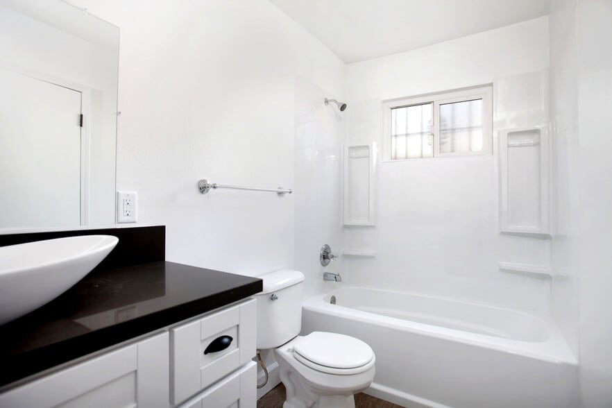 More Photos Of 1413 Hemlock Ave, Imperial Beach Apartments For Sale